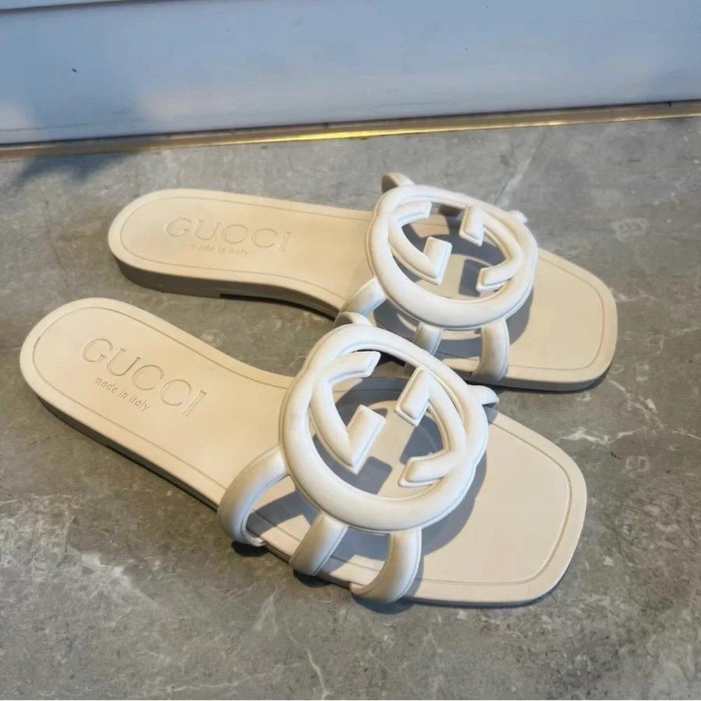 Gucci Women's Cream Logo Slide Sandals - Picture 2 of 7
